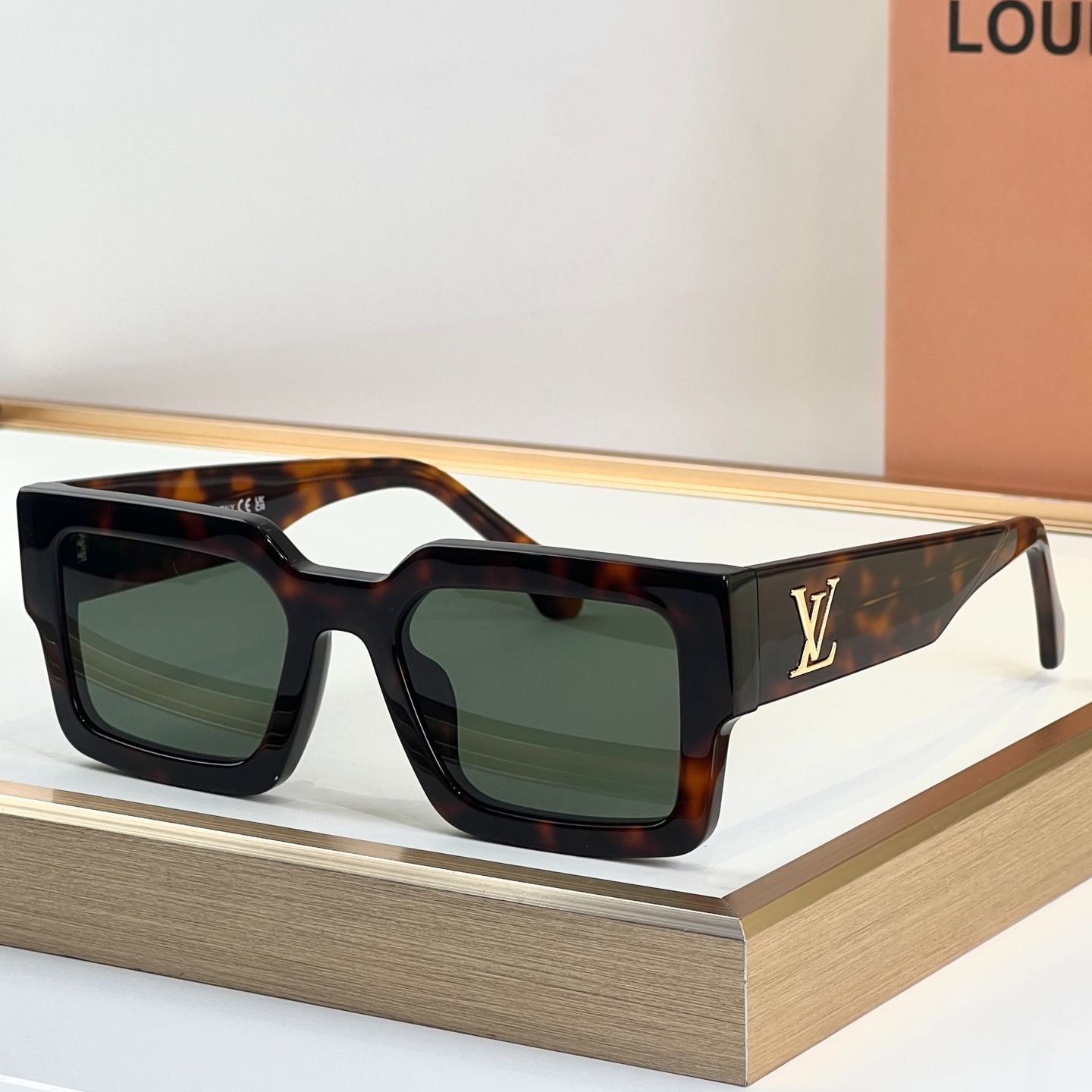 High-quality 8-color stylish square sunglasses
