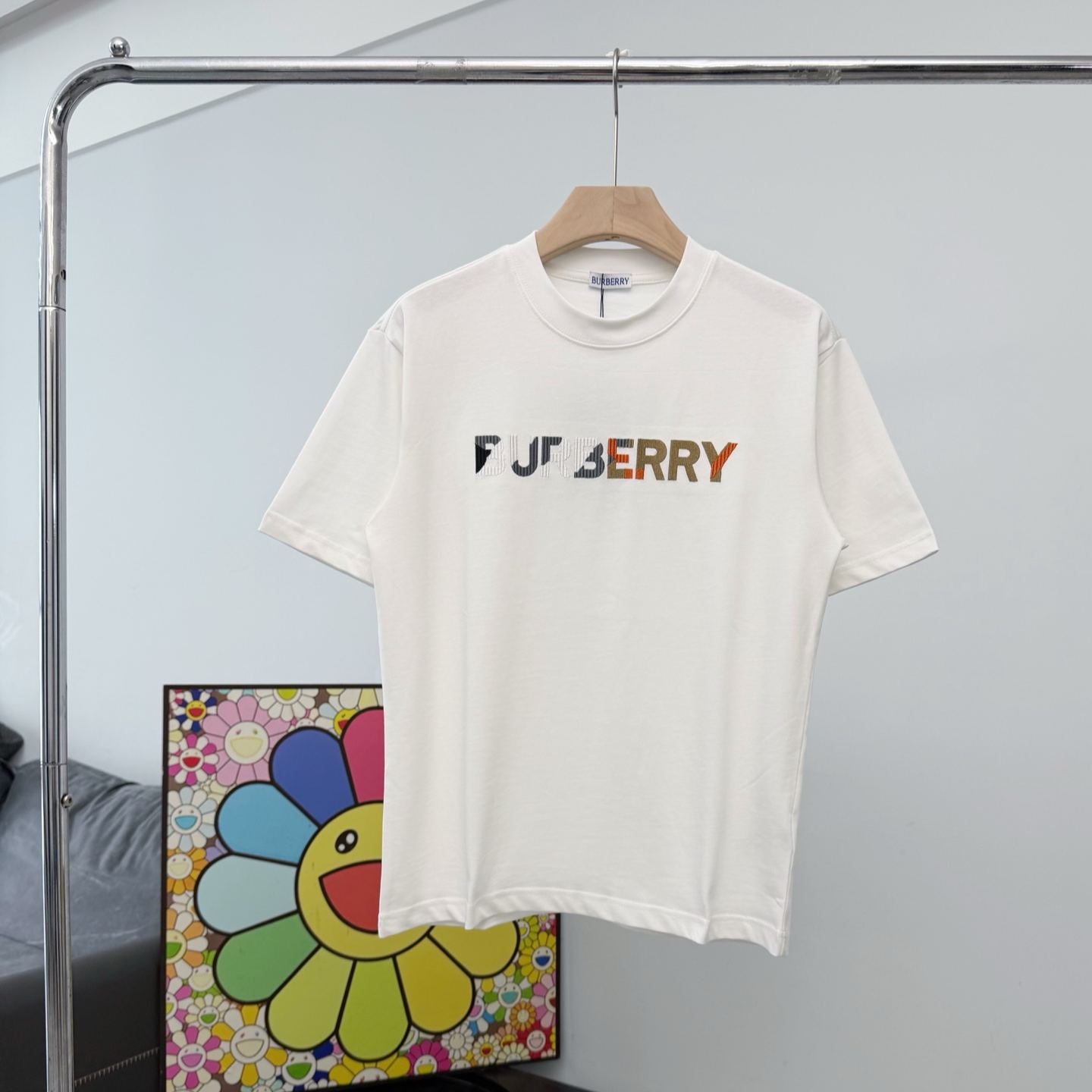 Embroidered short-sleeved T-shirt