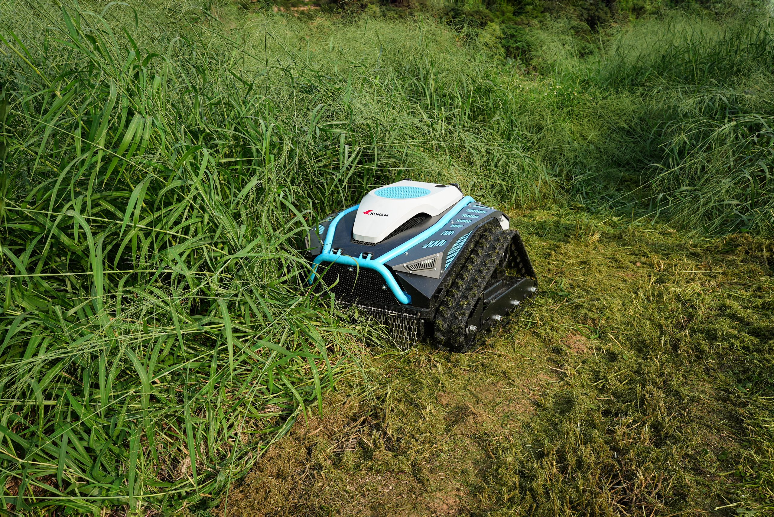The KH-LM4827B is the best gas lawn mower for all terrains.