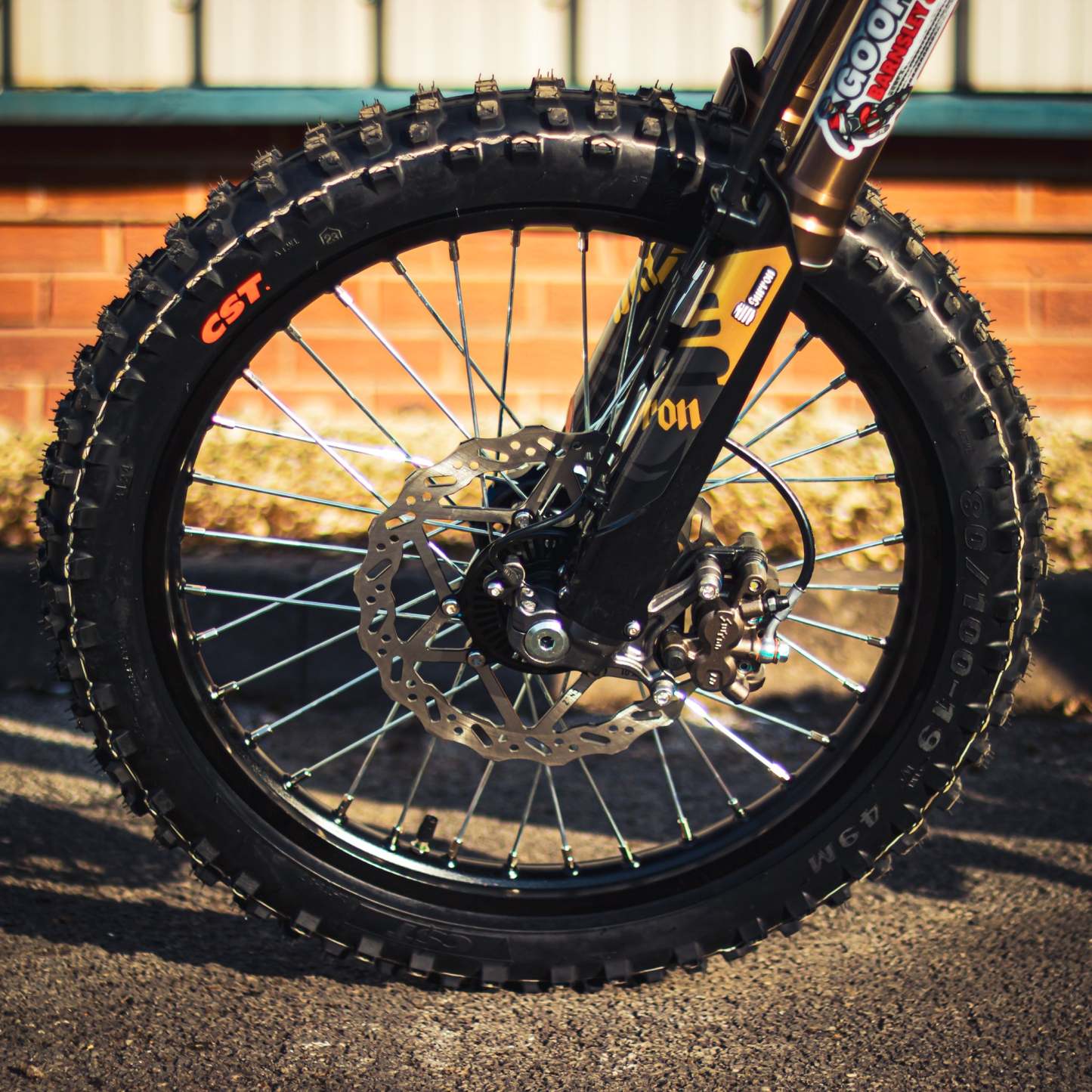 ULTRA BEE T 2025 ROAD LEGAL