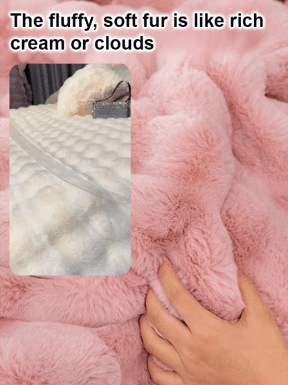 Five-star quality double-sided fleece bedding, warm and frost-resistant.