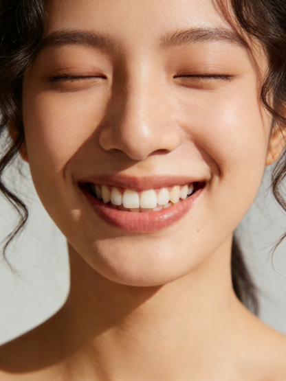 Celosvětově přes 300 000 uživatelů: souprava celkové kosterní podpory zubní protézy.