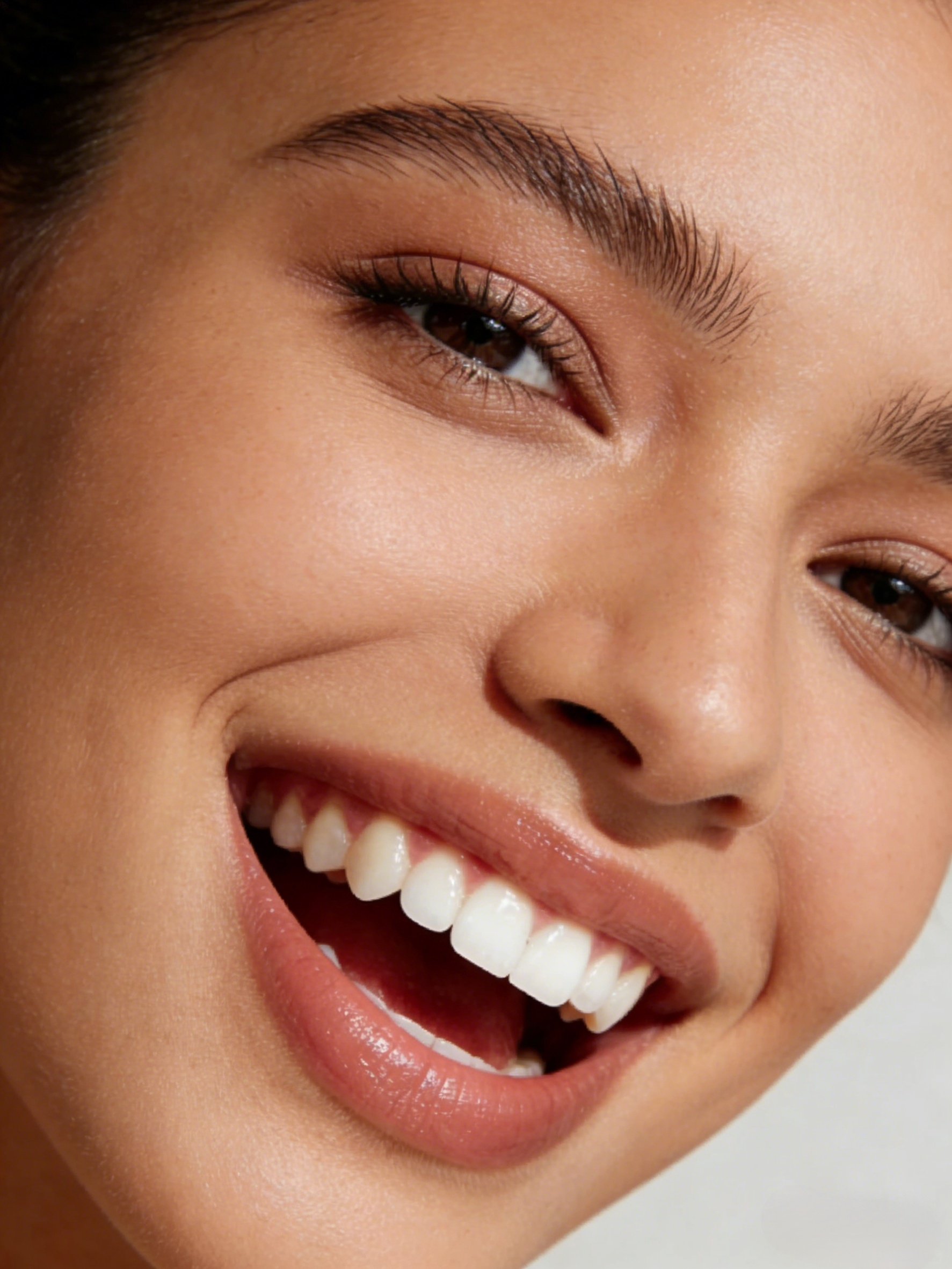 Celosvětově přes 300 000 uživatelů: souprava celkové kosterní podpory zubní protézy.