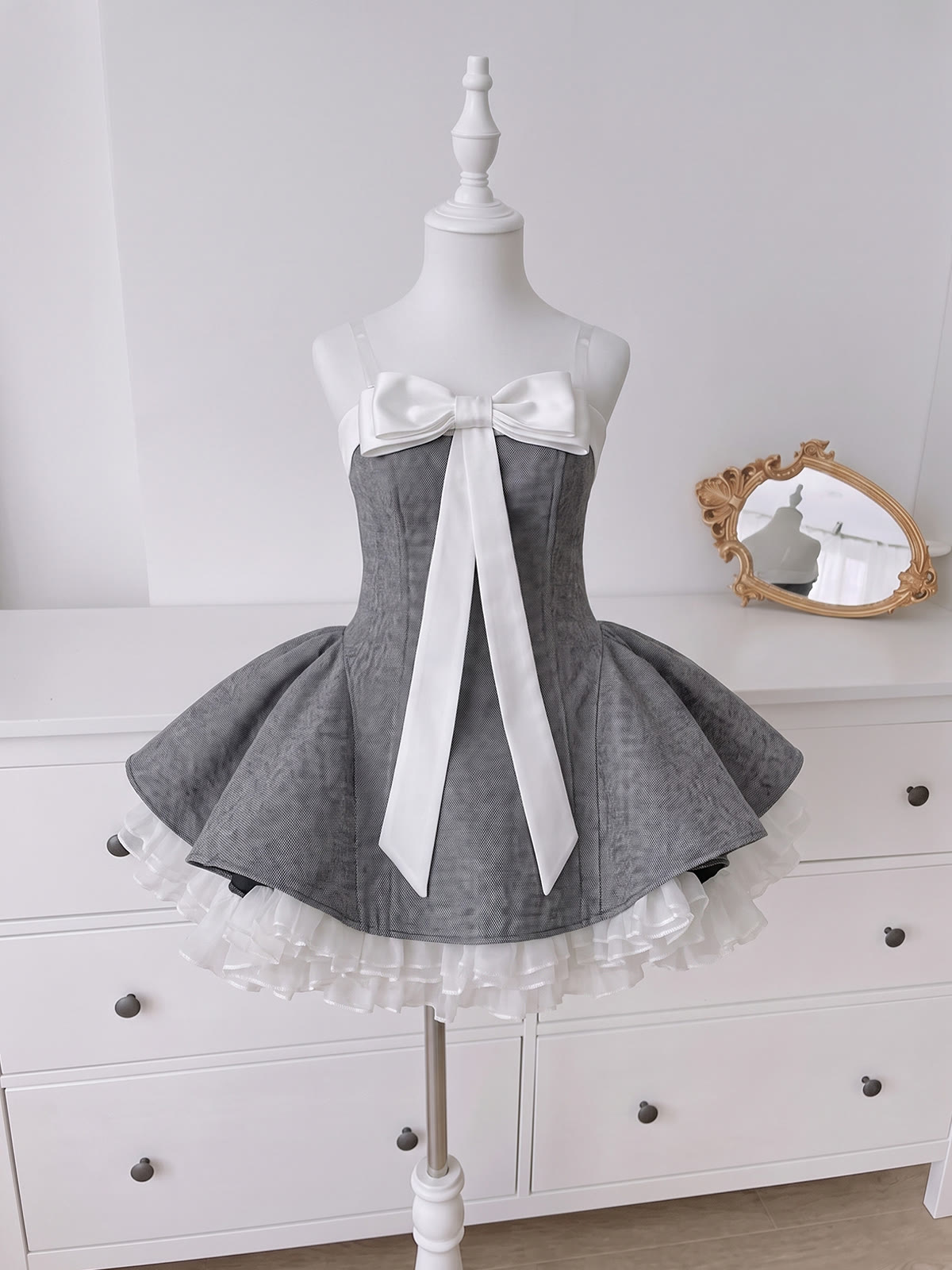 Chemical Fiber Blend Bow Sleeveless Short Dresses  - image 3
