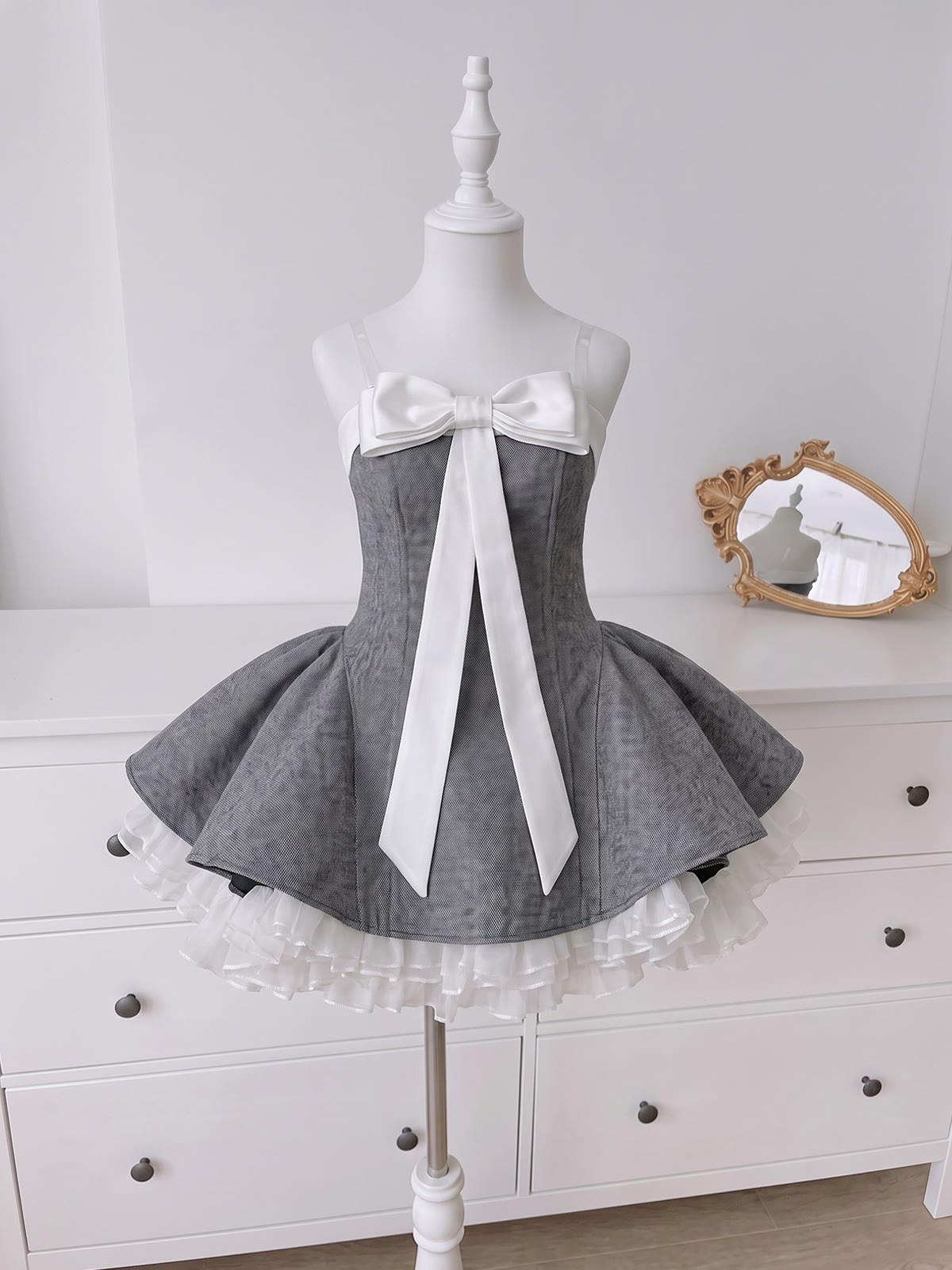Chemical Fiber Blend Bow Sleeveless Short Dresses  - image 3
