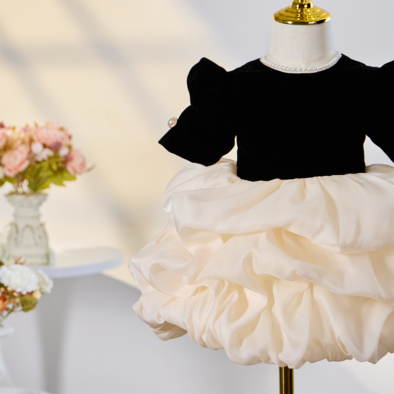 Velvet Folds Short Sleeve Mid-long Dresses - image 6