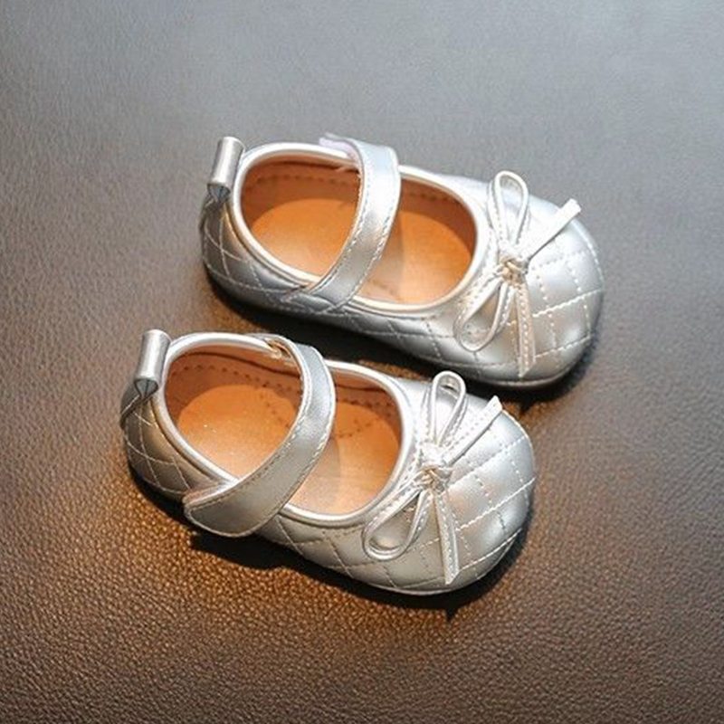 Solid Bow Round Toe Mary Janes - Silver - 25码 - image 1