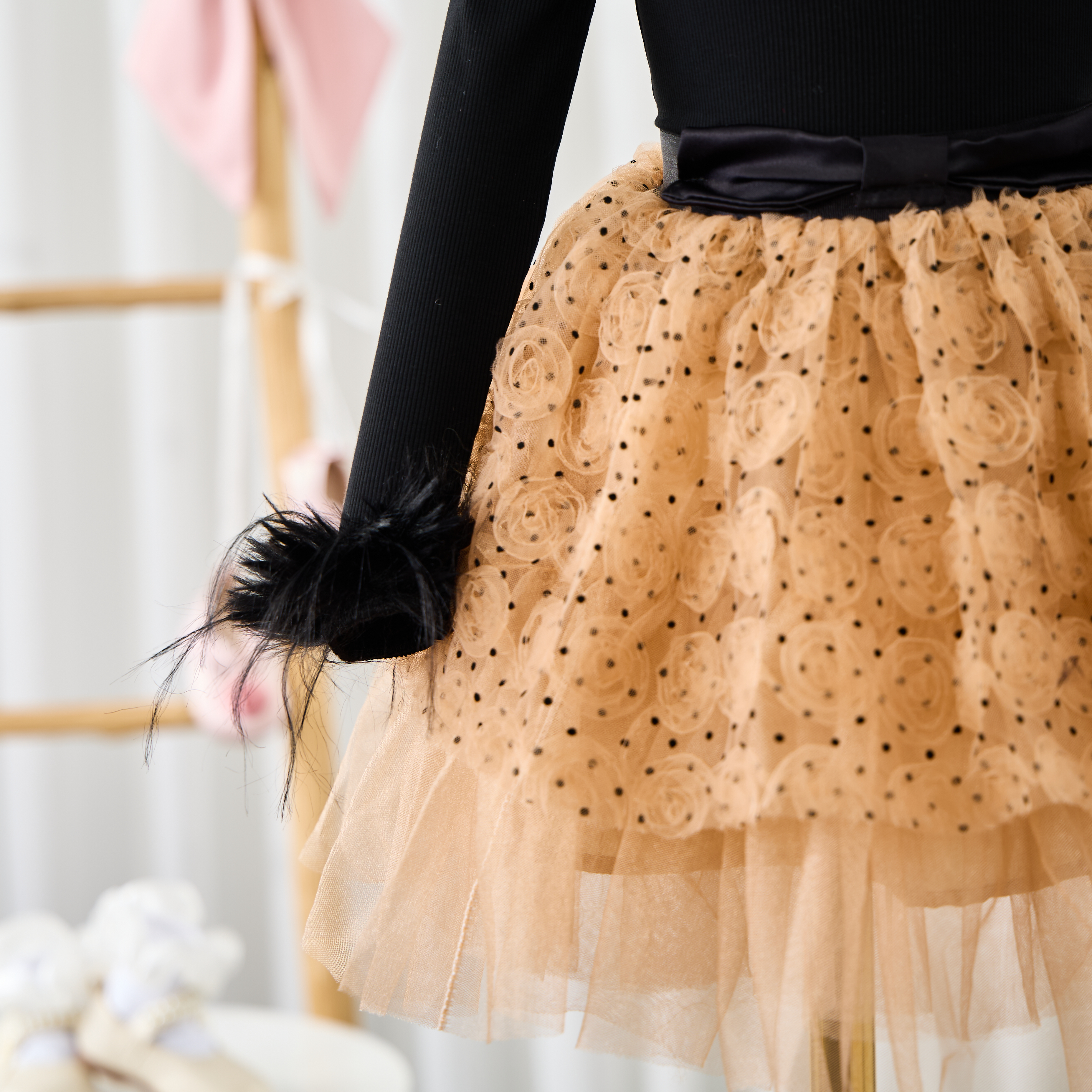 Knitted Feather-trimmed Long Sleeve Midi Tops&skirts Set - image 4