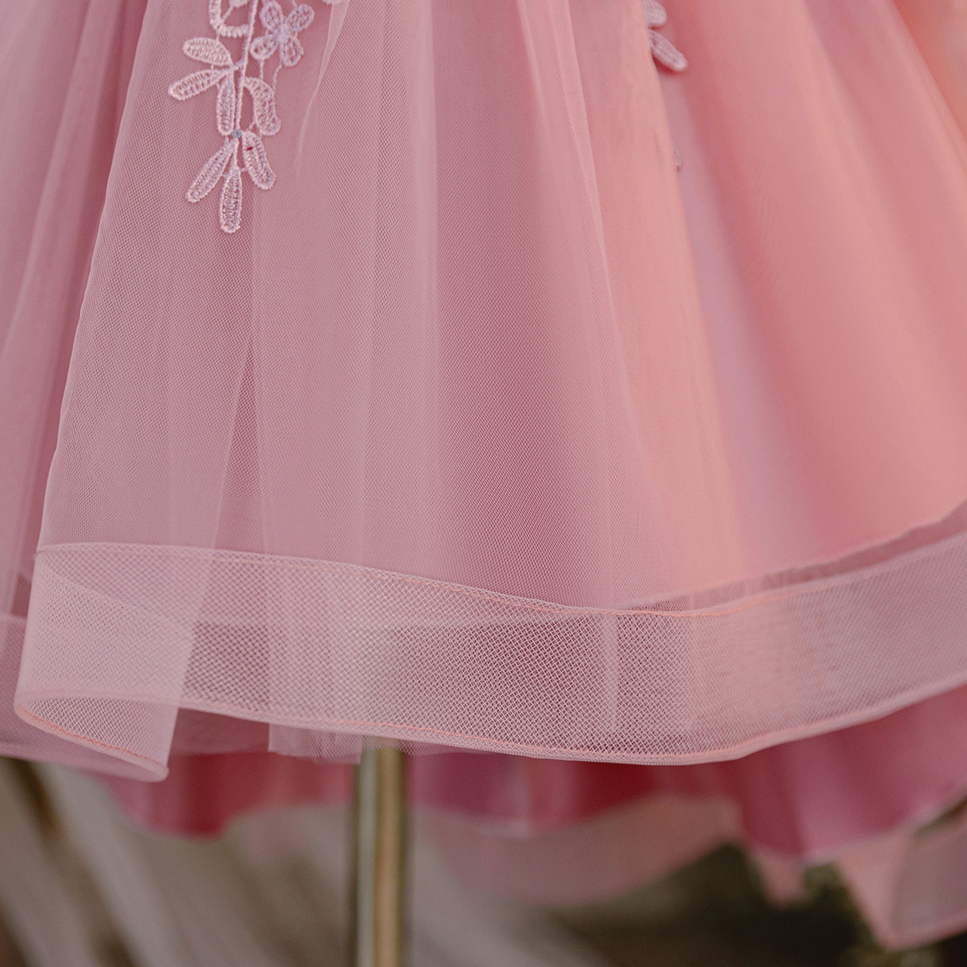 Mesh Applique Long Sleeve Midi Dresses - image 14