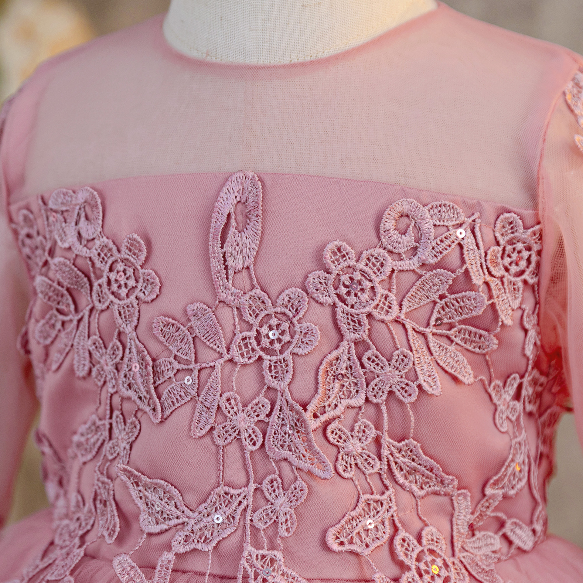 Mesh Applique Long Sleeve Midi Dresses - image 11