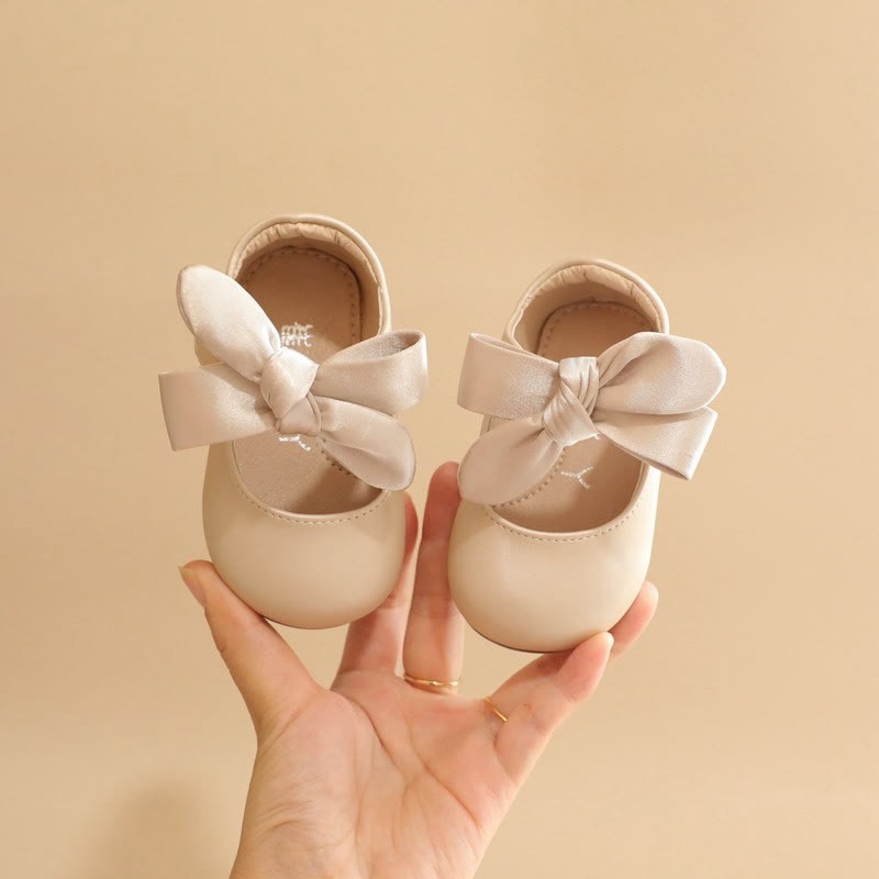 Solid Bow Round Toe Mary Janes - Beige - 25码 - image 1