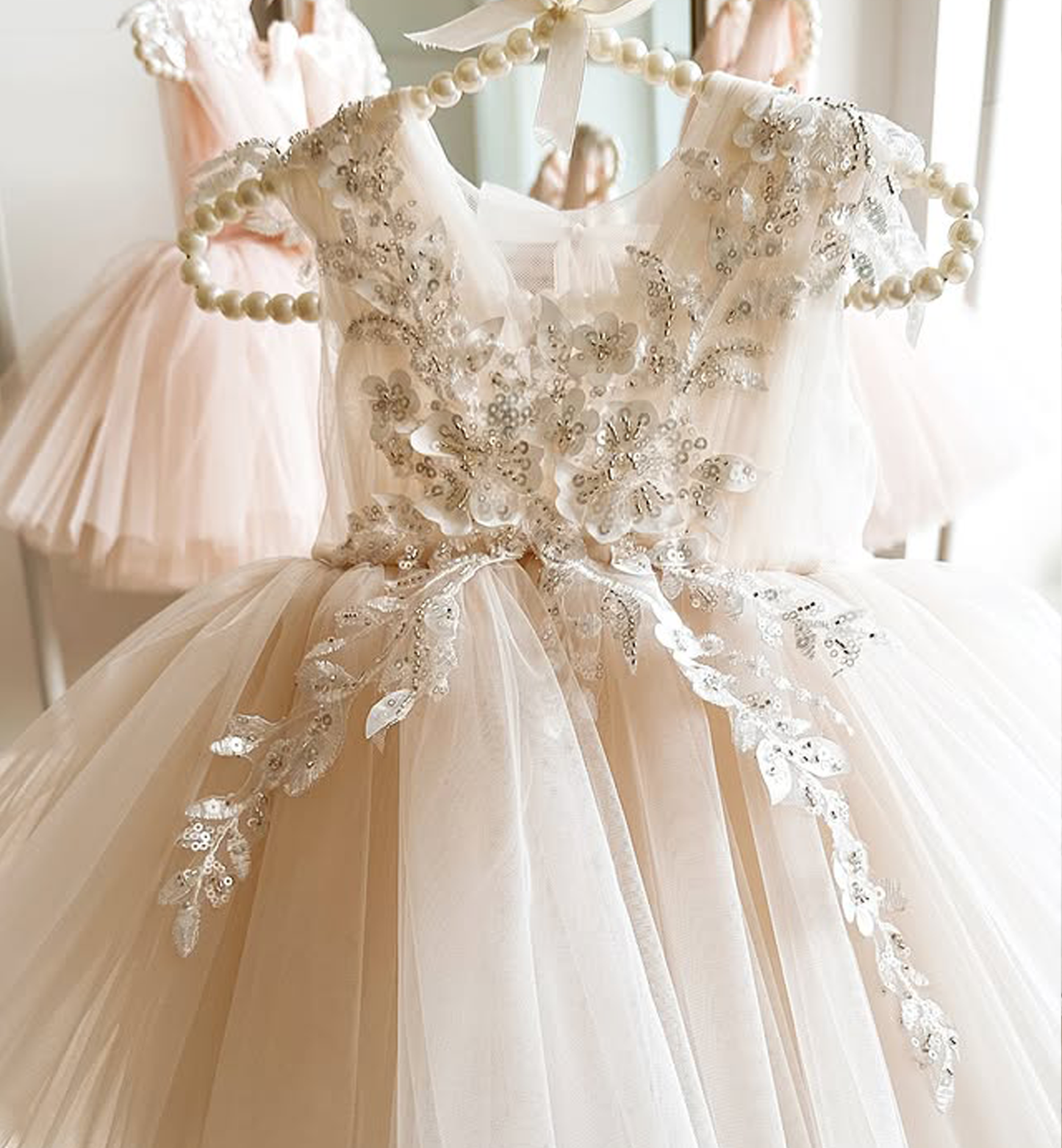 Mesh Applique Sleeveless Midi Dresses - image 3