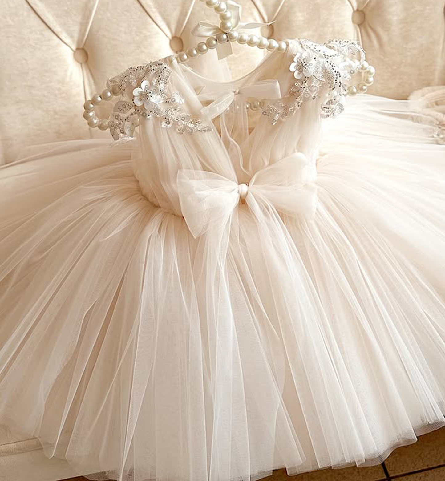 Mesh Applique Sleeveless Midi Dresses - image 2