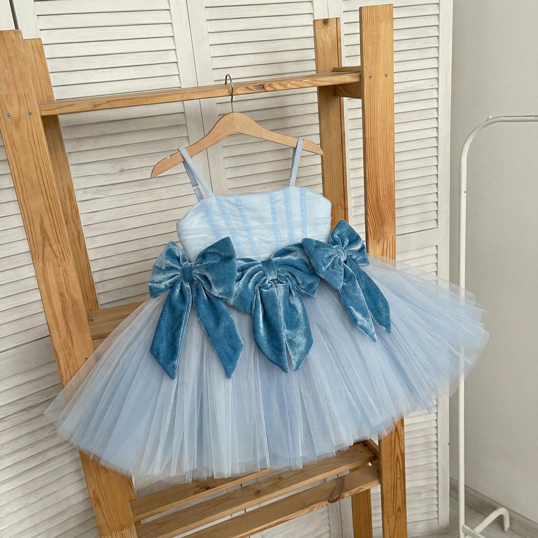 Mesh Bow Sleeveless Midi Dresses - image 3