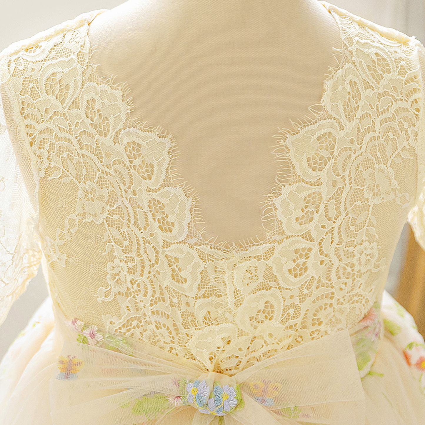 Lace Backless Lace Edge Long Sleeve Maxi Dresses - image 15