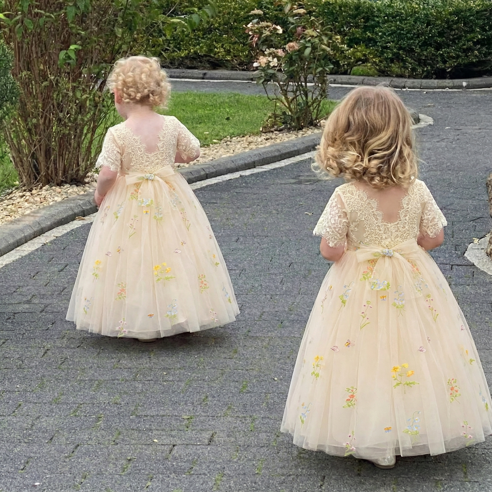 Lace Backless Lace Edge Long Sleeve Maxi Dresses - image 5