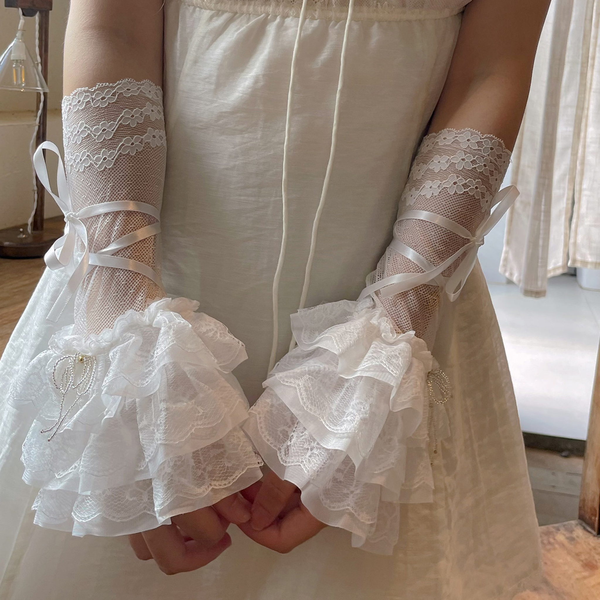 Solid Stitching Lace Gloves - image 9