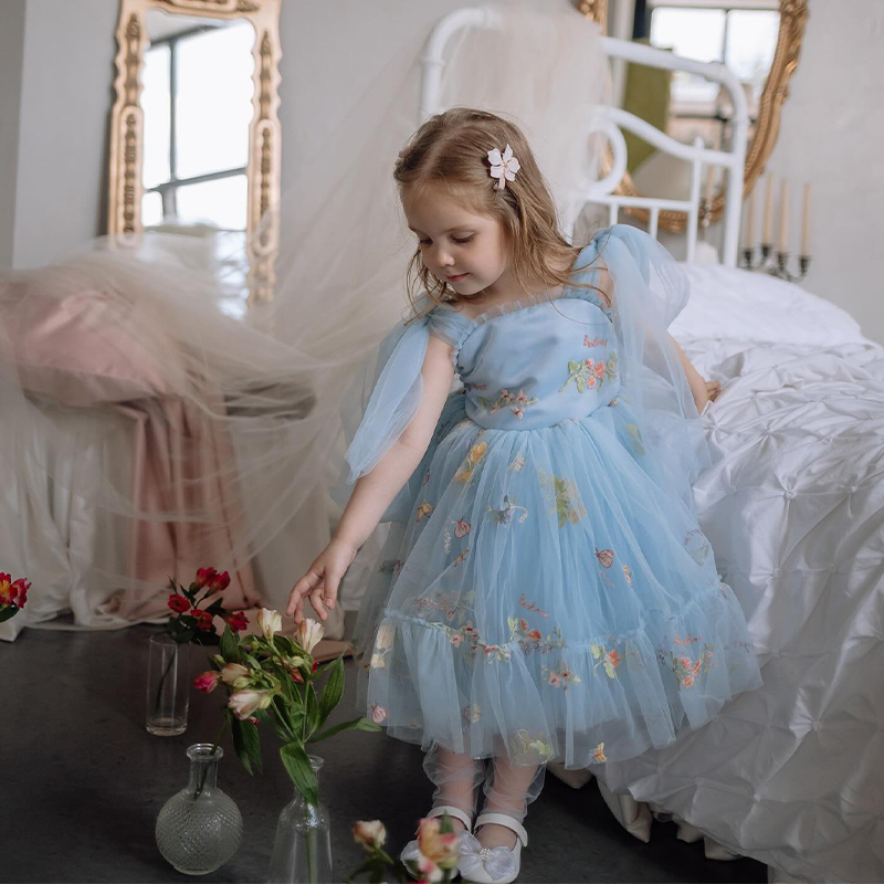 Mesh Floral-embroidered Sleeveless Mid-long Dresses - image 2