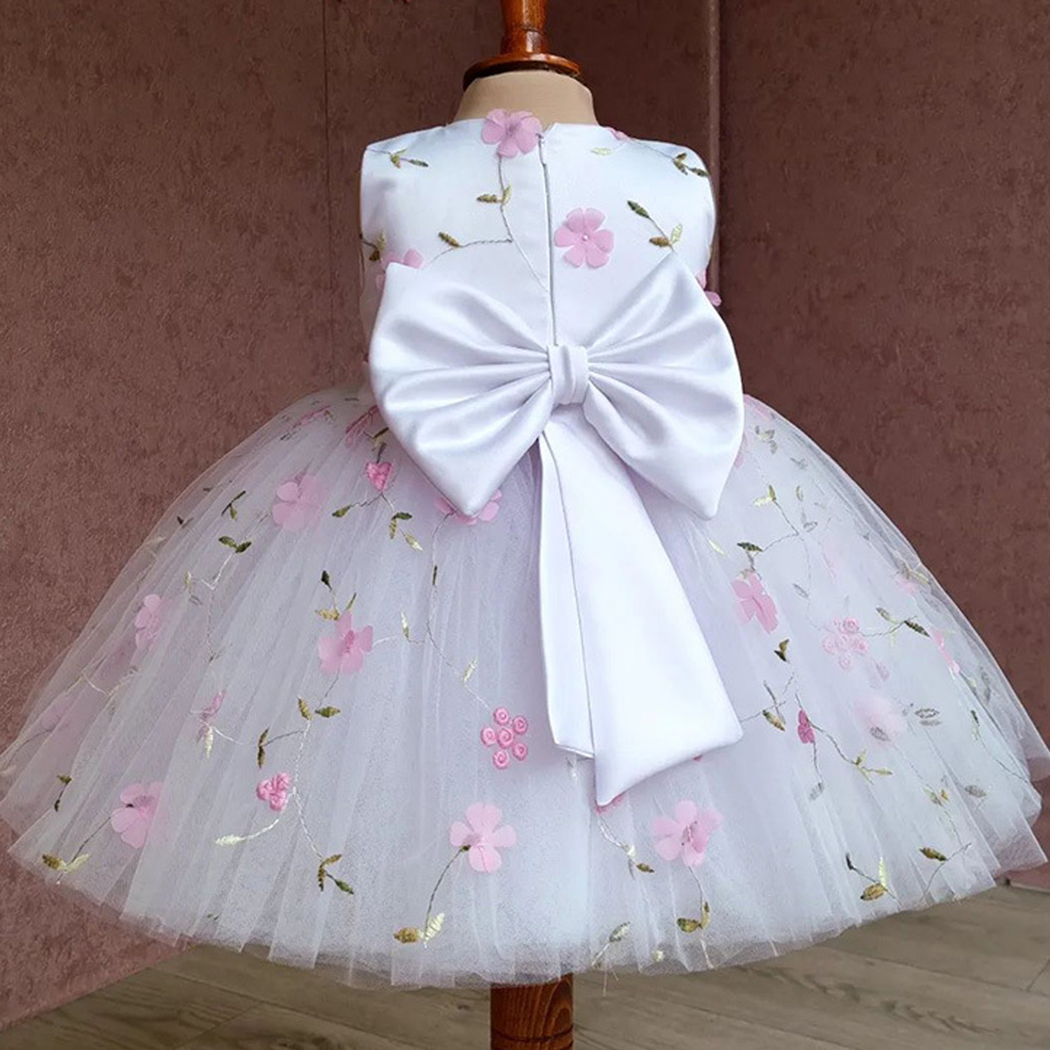 Mesh Bow Floral-embroidered Sleeveless Midi Dresses - image 3