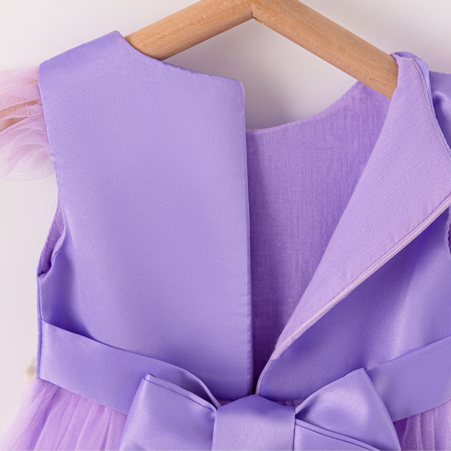 Mesh Lace Edge Pearl Sleeveless Midi Dresses - image 24