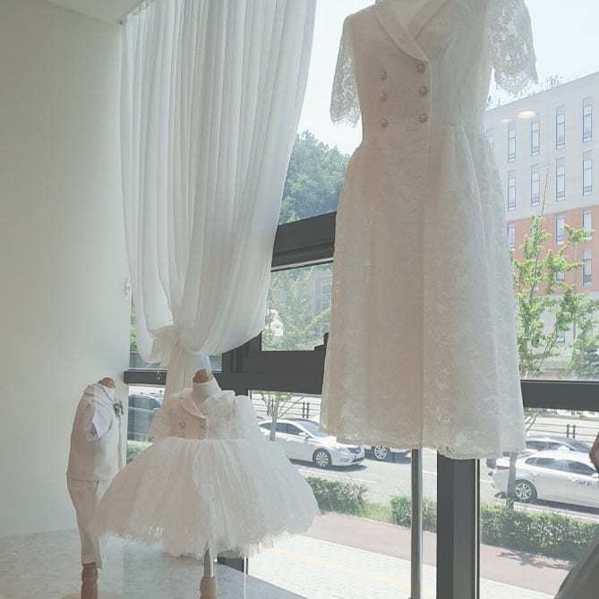 Lace Buttoned Half Sleeve Midi Dresses - image 8