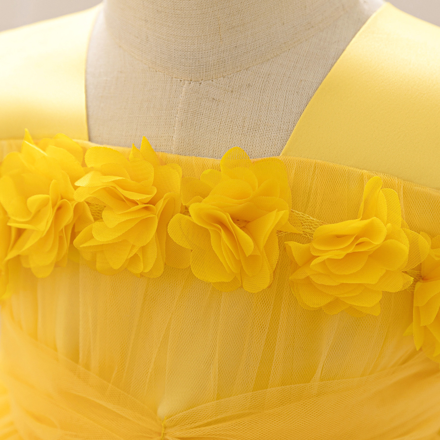 Mesh Rosette Sleeveless Midi Dresses - image 16