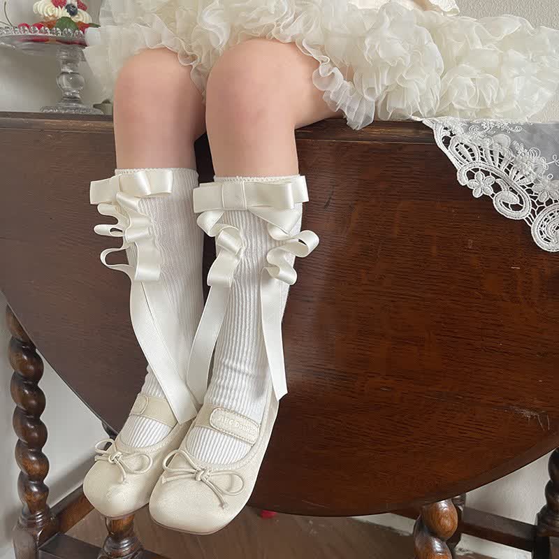 Polka Dots With Bow Socks - White - image 1