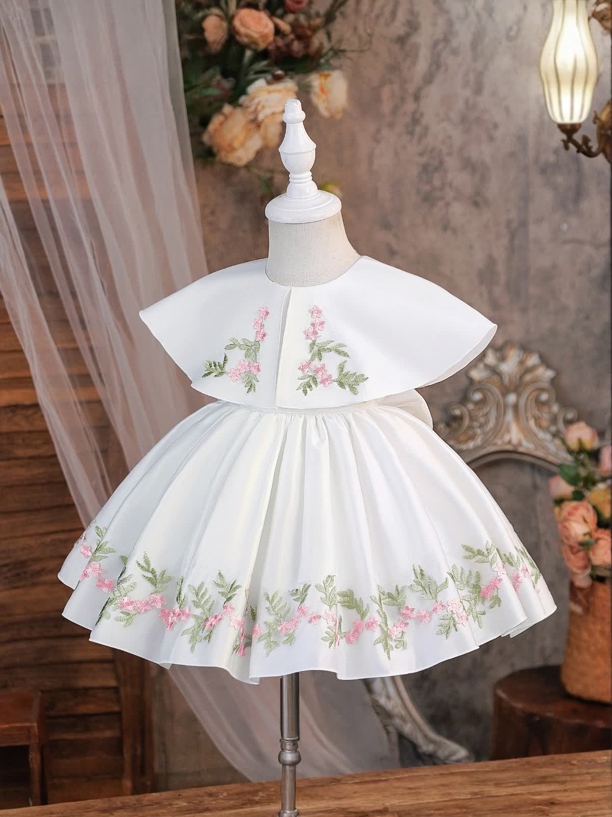 Satin Applique Sleeveless Midi Dresses - image 2