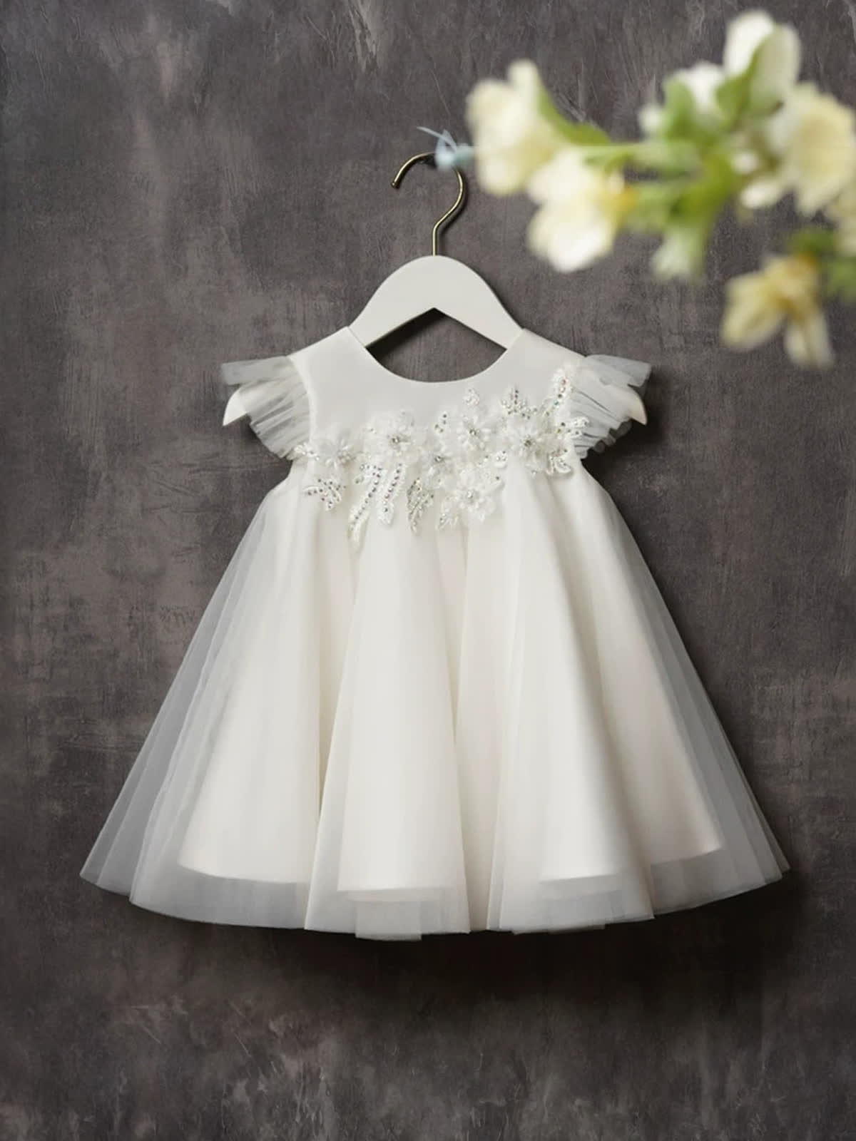 Chemical Fiber Blend Rosette Short Sleeve Short Dresses - image 3