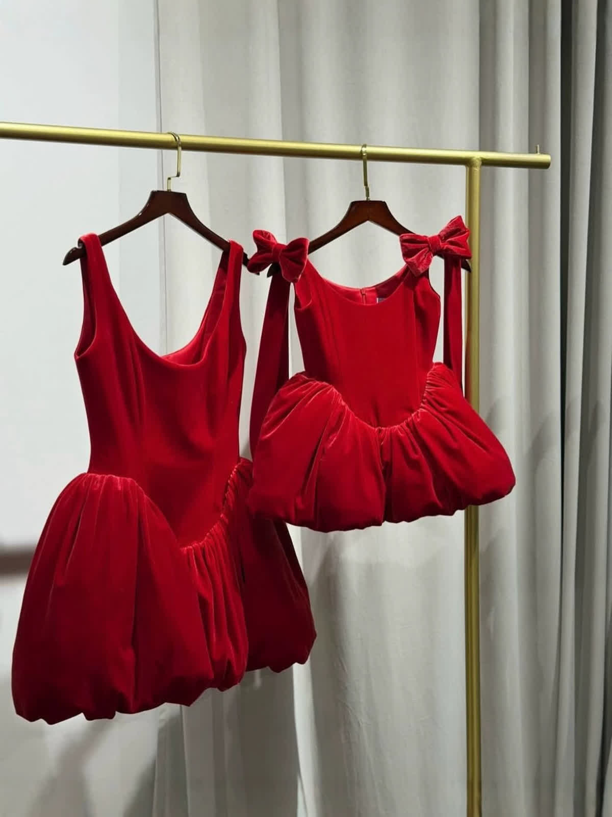 Velvet Ruched Sleeveless Short Dresses - image 4