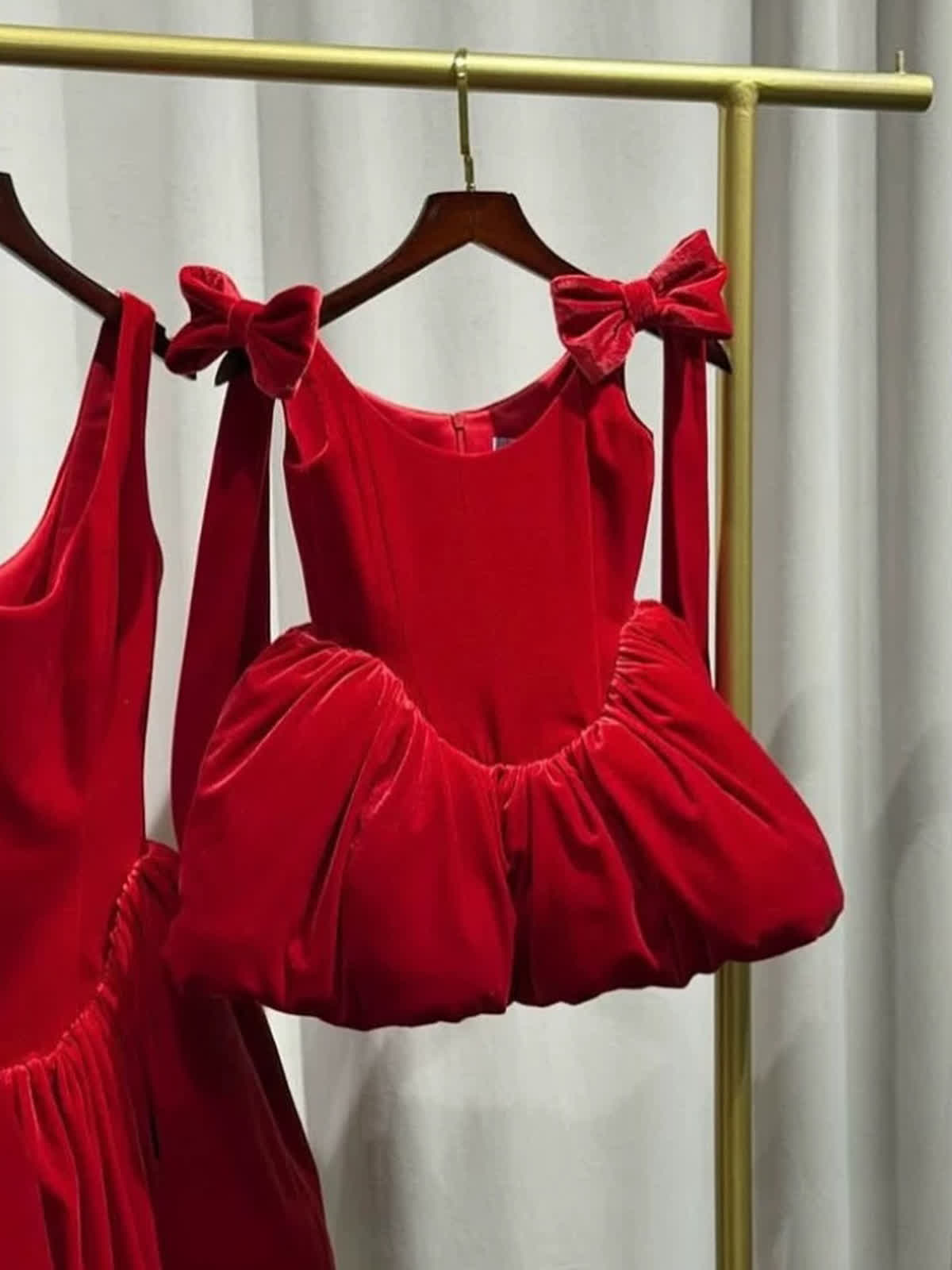 Velvet Ruched Sleeveless Short Dresses - image 3