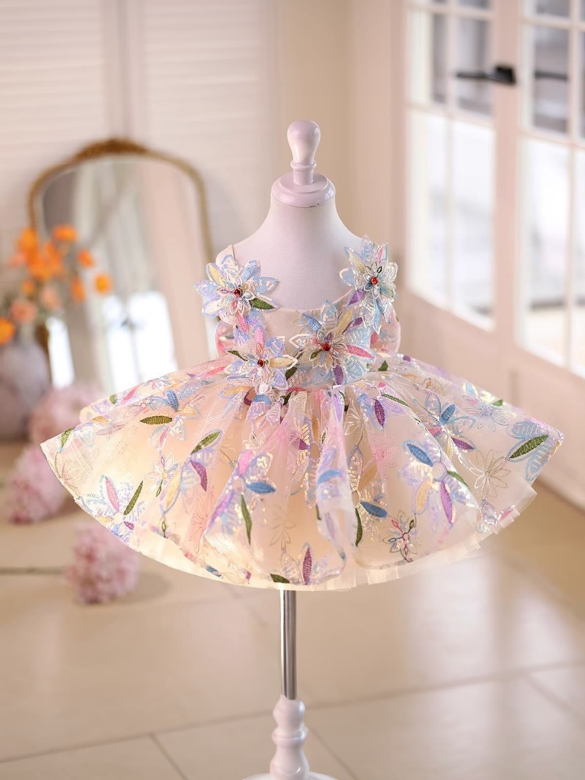 Chemical Fiber Blend Rosette Sleeveless Short Dresses - Champagne - 160cm - image 1