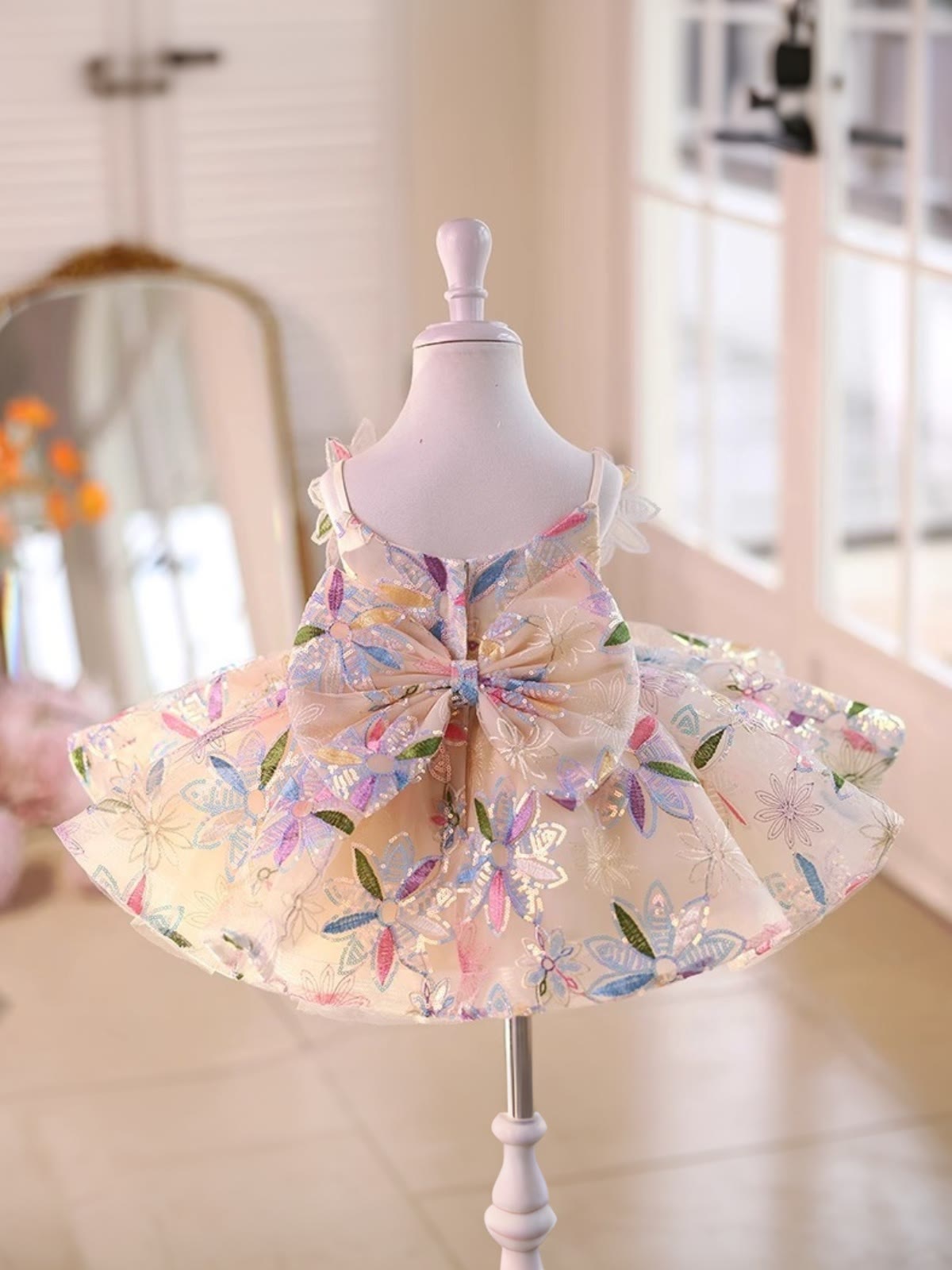 Chemical Fiber Blend Rosette Sleeveless Short Dresses - image 4