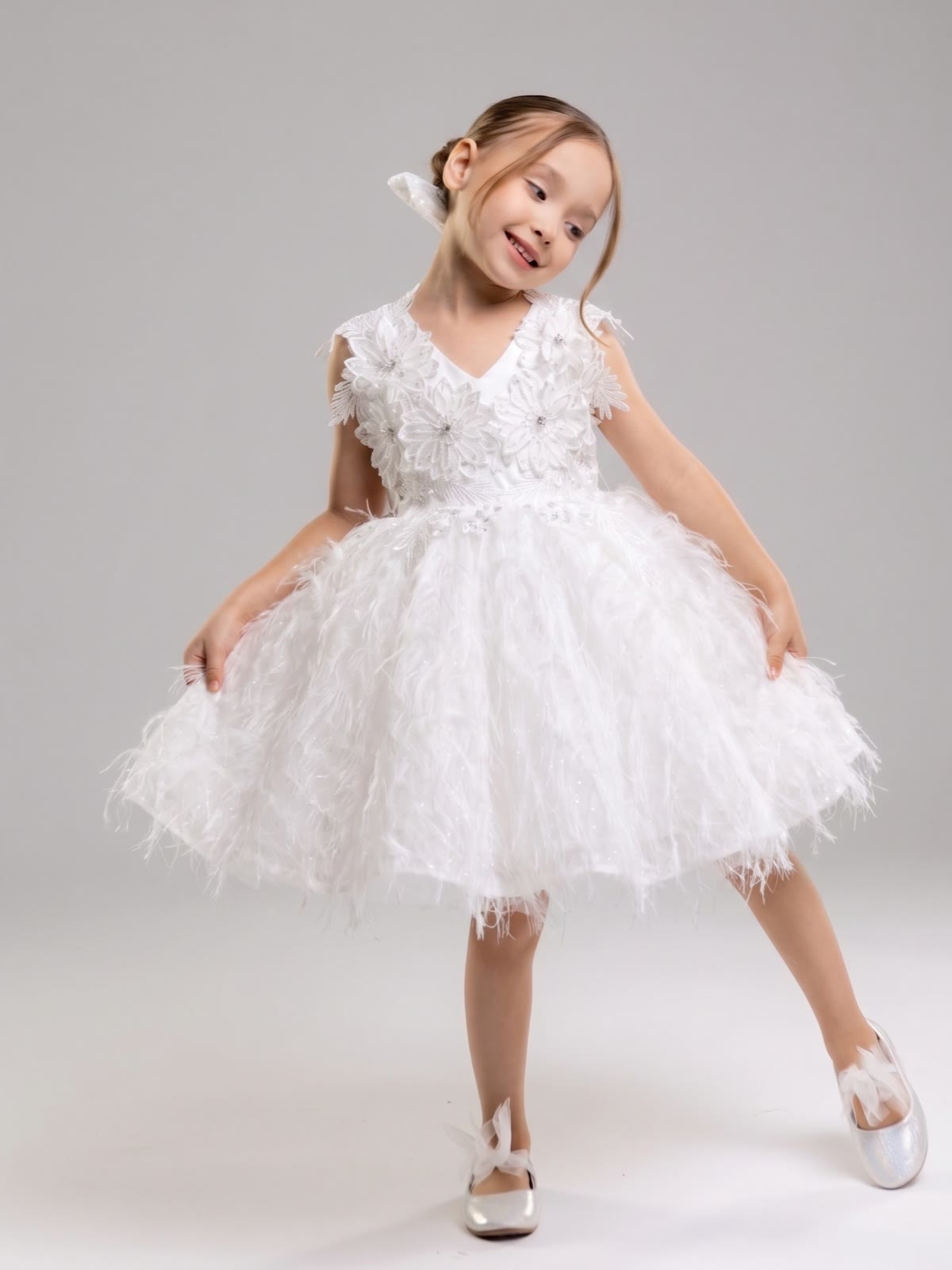 Chemical Fiber Blend Rosette Sleeveless Short Dresses - image 5