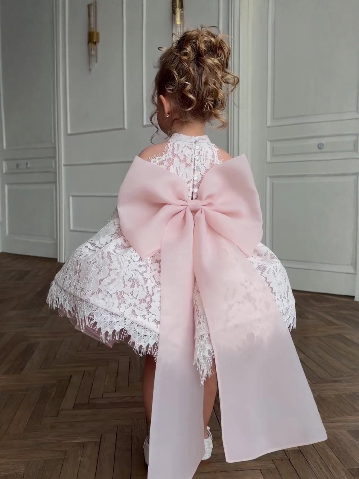 Lace Bow Sleeveless Short Dresses With Gloves - image 2