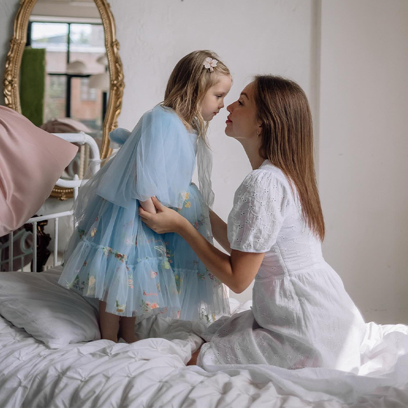 Mesh Floral-embroidered Sleeveless Mid-long Dresses - image 11