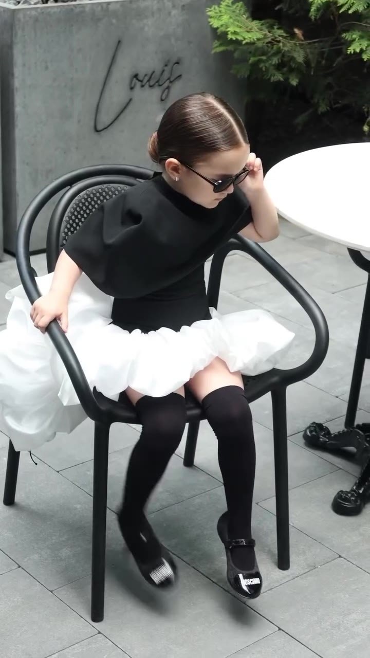 Chemical Fiber Blend Fluffy Cap Sleeve Short Two-piece Set - image 8