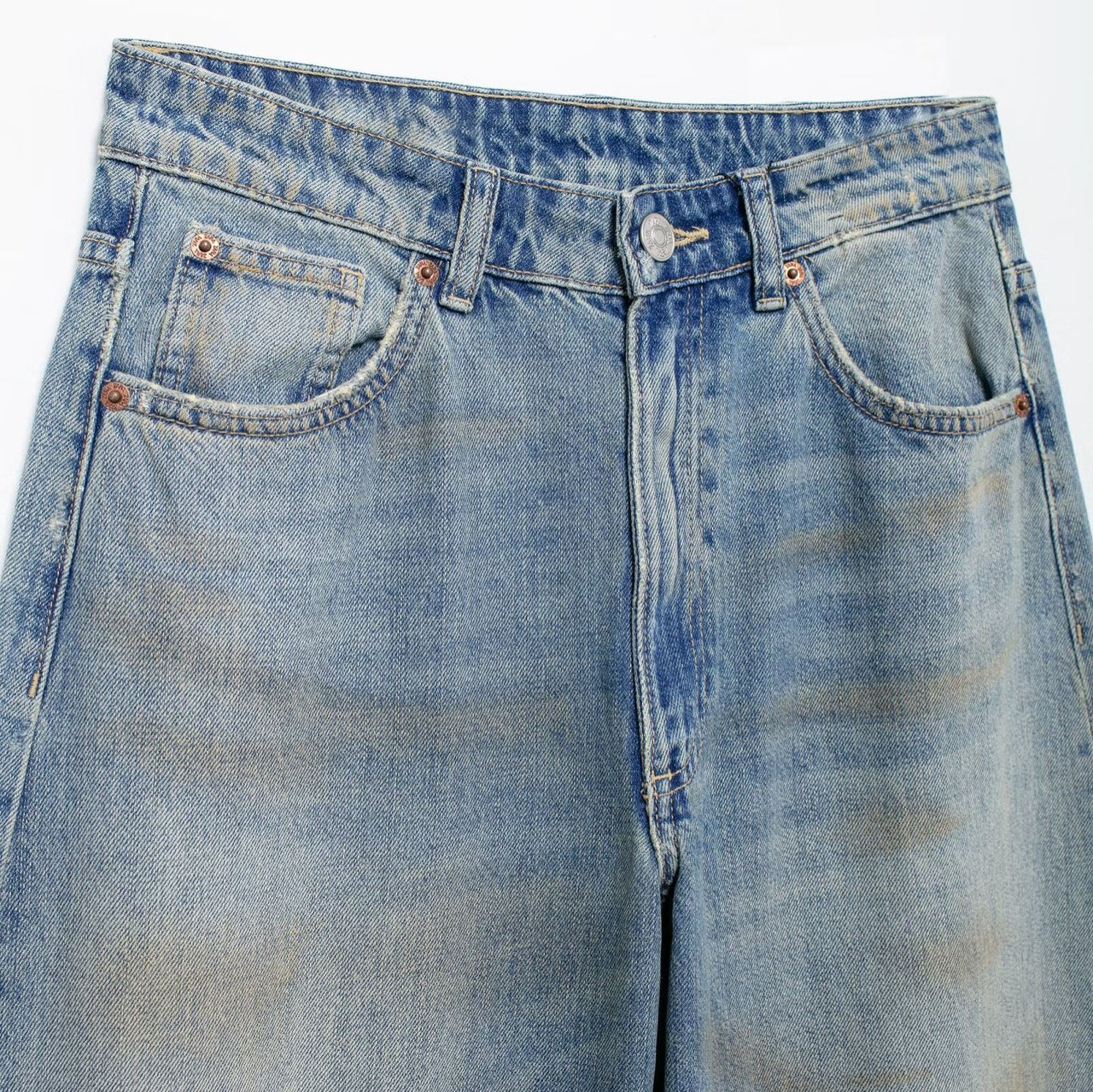 Women's mid-rise balloon-style loose-fitting ripped jeans