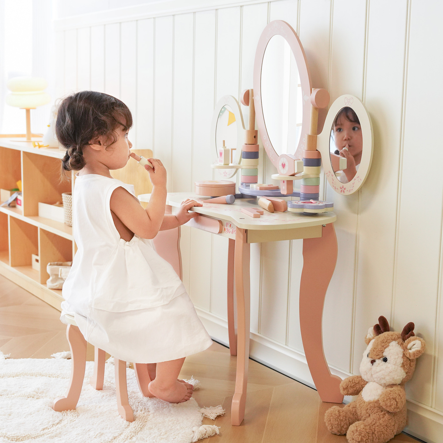 Wooden Princess Dressing Table With Mirror