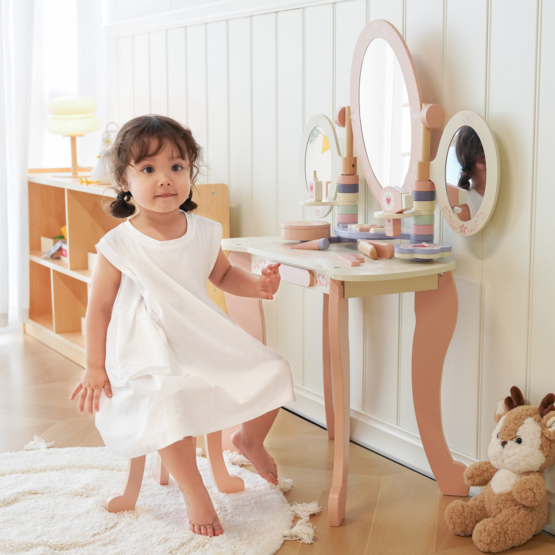 Wooden Princess Dressing Table With Mirror