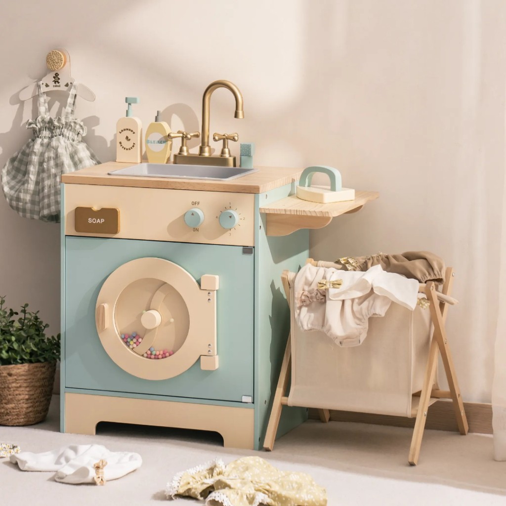 Wooden Laundry Playset