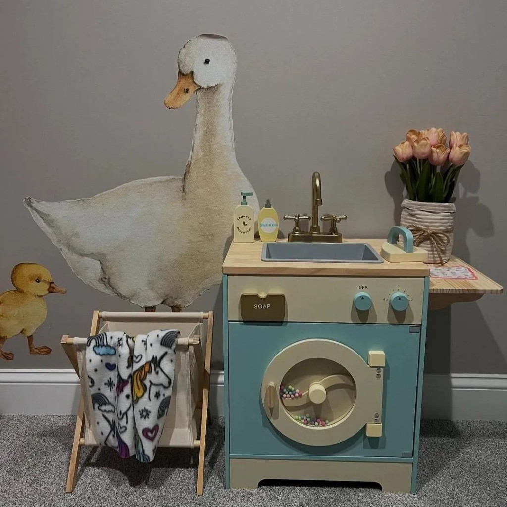 Wooden Laundry Playset