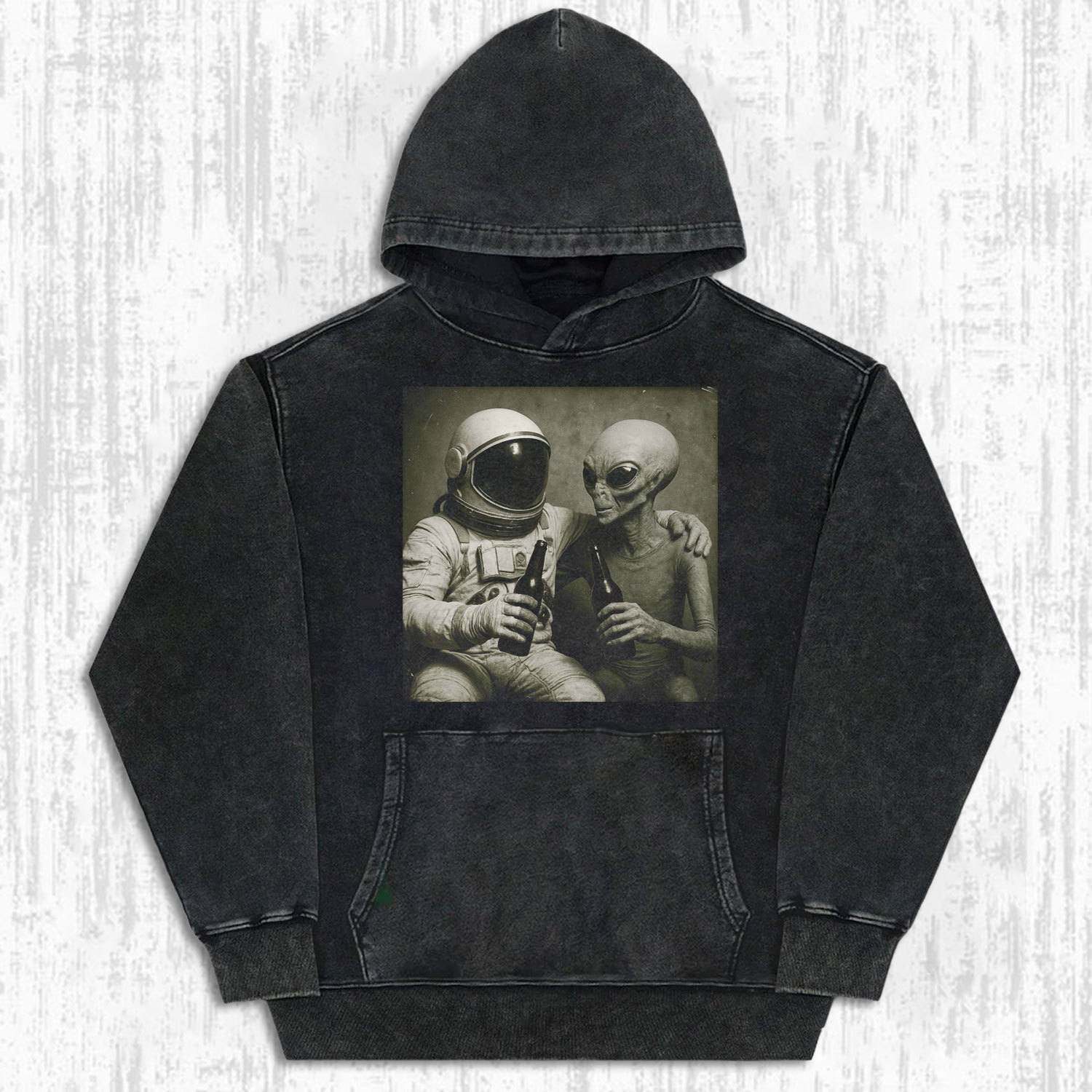 ASTRONAUT AND ALIEN'S 'CHEERS MOMENT' T-SHIRT.Movie