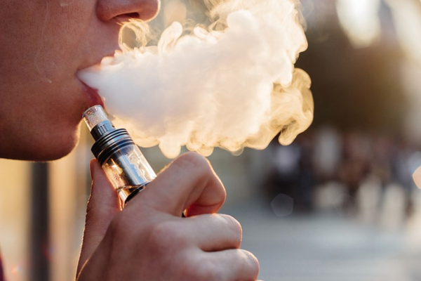 The Latest Trends and Future Outlook for the E-Cigarette Industry in 2025-Wholesale Vape Zone