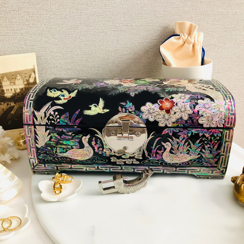 Jewelry box shell Mother of pearl lacquerware