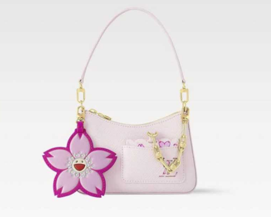 The trending cute pink set of bag and sandals for ladies