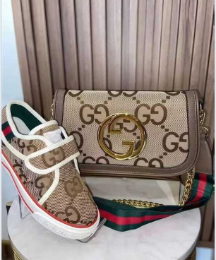 Matching 2025 New Arrival Niche Casual Versatile Shoes with Classic Style Bags