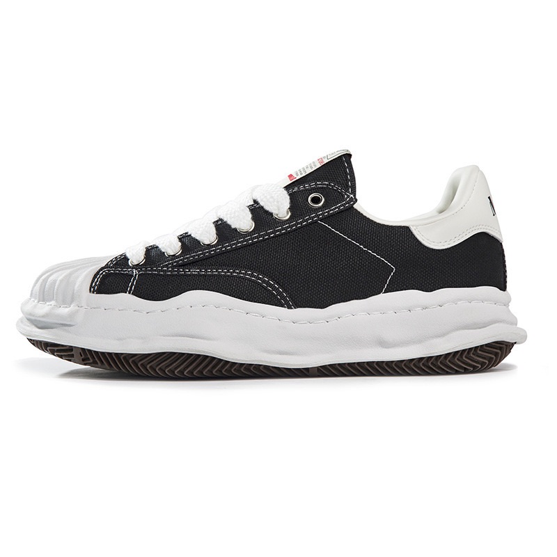 Bestselling canvas shoes