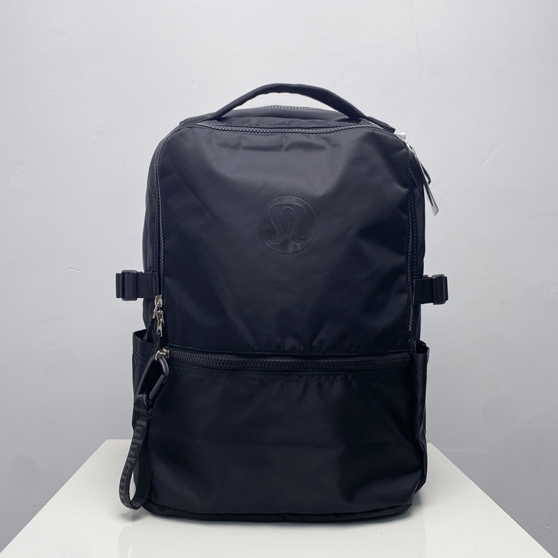 Stylish and versatile backpack, suitable as a college student's schoolbag and outdoor hiking pack