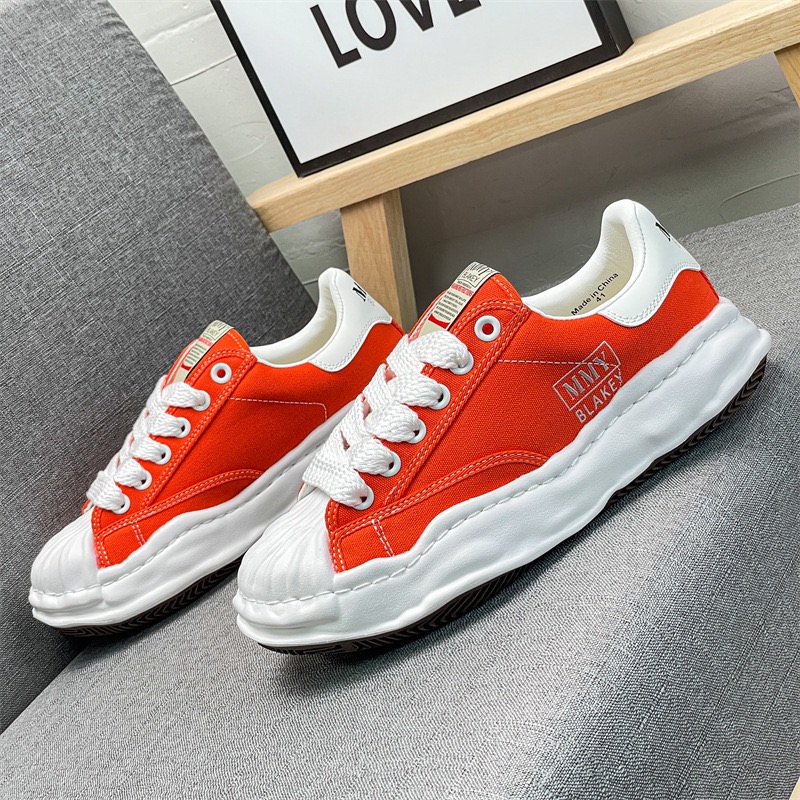 Bestselling canvas shoes